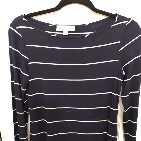 Amour Vert Tops - Amour Vert Navy & white striped top! MINT! Small